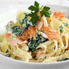 Spinach Fettuccine with Broccoli & Ham