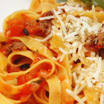 Ground Beef and Pasta Pie Ground Beef and Pasta Pie
