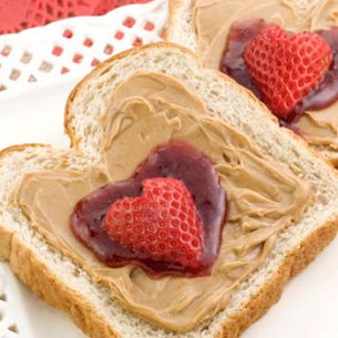 Why We Heart Peanut Butter... and You Should, Too! 