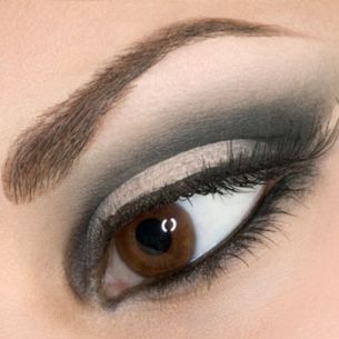 How to Get the Smoky-Eyed Look 